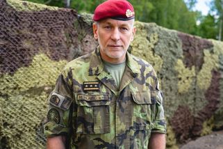 securitymagazin.cz/defence/general-hlavac-v-cele-armady-1404074437.html?utm_source=www.seznam.cz&utm_medium=seznam_distribuce&utm_campaign=lide